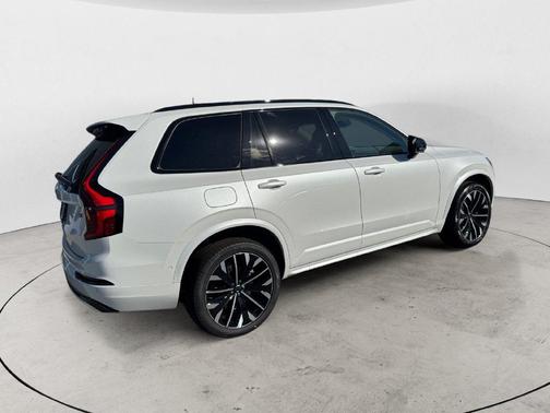 Crystal White 2027 Volvo XC90 B6 ULTRA THEME 7-SEATER