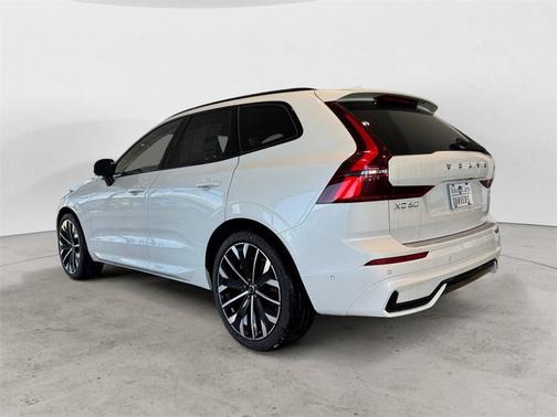 2026 Volvo XC60 B5 Ultra