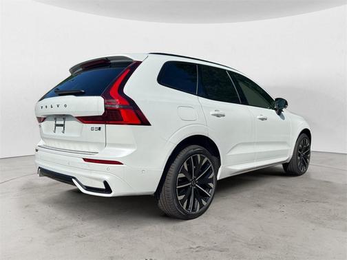 2026 Volvo XC60 B5 ULTRA