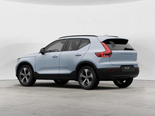 Cloud 9 White 2026 Volvo XC40 B5 Plus