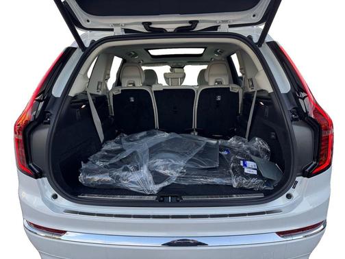Crystal White 2026 Volvo XC90 Plug-In Hybrid T8 Ultra 7-Seater