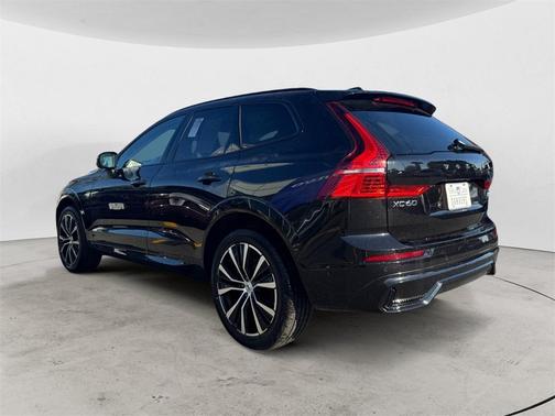 2025 Volvo XC60 B5 Plus