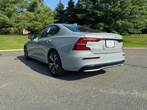 2025 Volvo S60 B5 Core