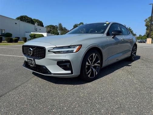 2025 Volvo S60 B5 Core