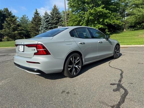 2025 Volvo S60 B5 Core