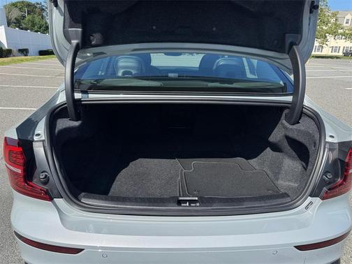 2025 Volvo S60 B5 Core