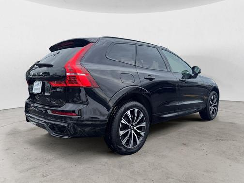 2025 Volvo XC60 B5 Core