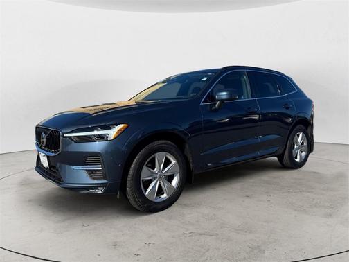 2022 Volvo XC60 B5 Momentum