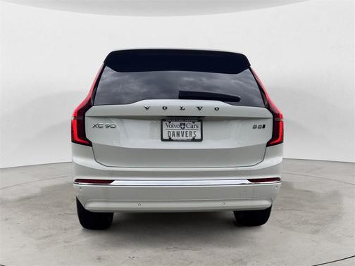 2025 Volvo XC90 B5 Plus 7-Seater