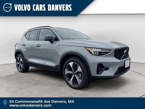 2026 Volvo XC40 B5 Plus