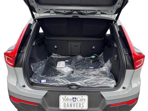 2026 Volvo XC40 B5 Plus