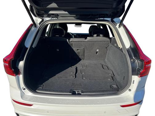 2025 Volvo XC60 B5 Core