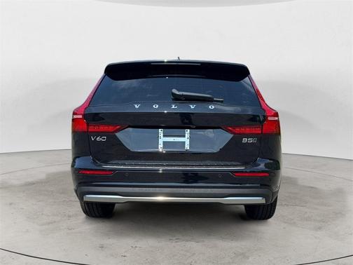 2026 Volvo V60 Cross Country B5 Ultra