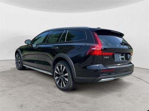 2026 Volvo V60 Cross Country B5 Ultra