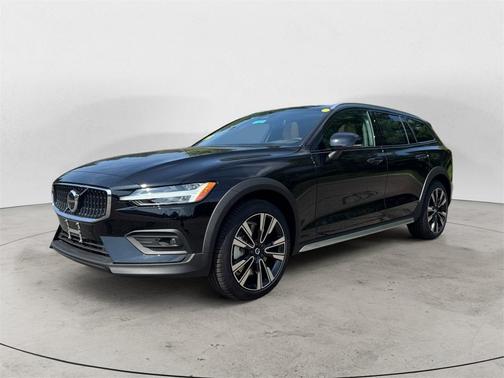2026 Volvo V60 Cross Country B5 Ultra