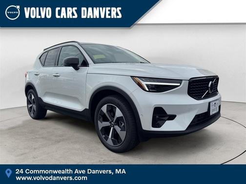2026 Volvo XC40 B5 Plus