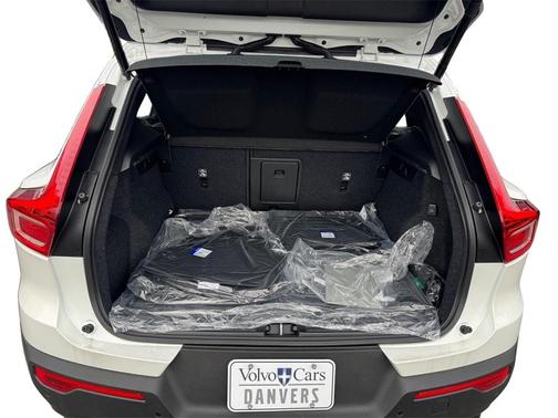 2026 Volvo XC40 B5 Plus