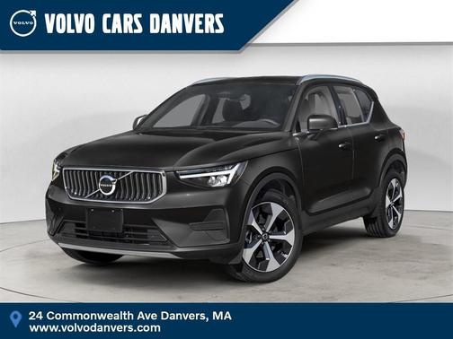 2025 Volvo XC40 B5 Ultra Bright Theme