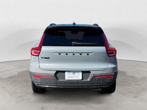 2026 Volvo EX40 Twin Motor Ultra Black Edition