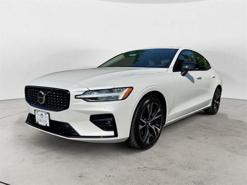2025 Volvo S60 B5 Core