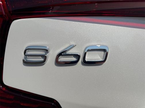 2025 Volvo S60 B5 Core