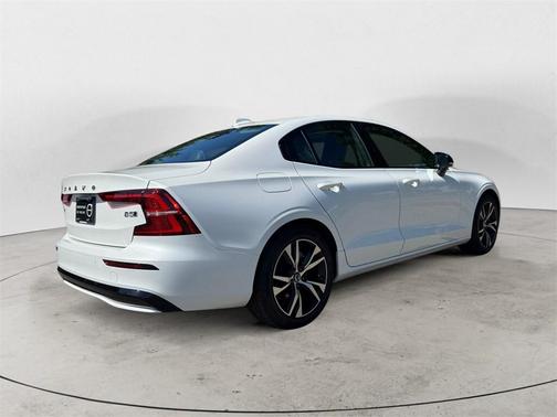 2025 Volvo S60 B5 Core