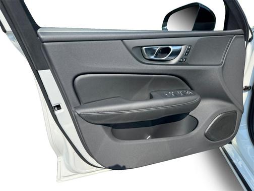 2025 Volvo S60 B5 Core