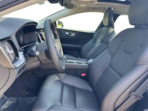 2025 Volvo S60 B5 Core