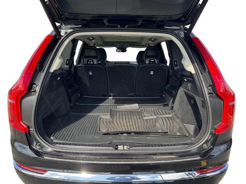 2023 Volvo XC90 B5 Plus