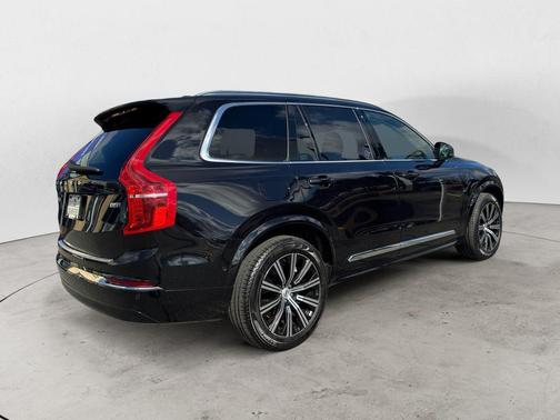 2023 Volvo XC90 B5 Plus