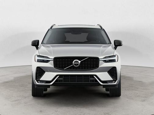Silver 2023 Volvo XC60 B6 Ultimate Dark Theme