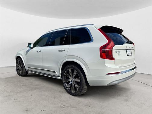 2022 Volvo XC90 T6 Inscription 7 Passenger