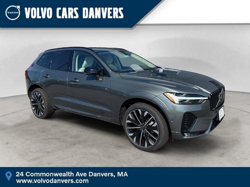 Forest Green 2027 Volvo XC60 B5 ULTRA