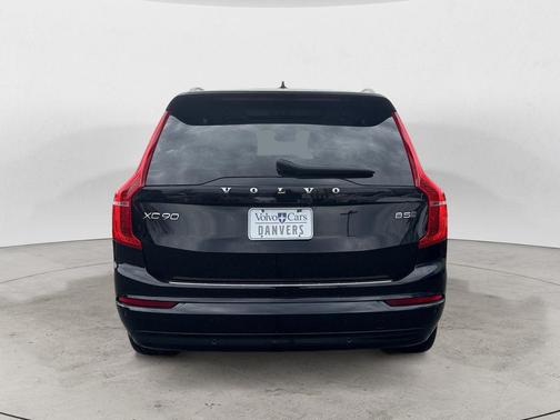 2023 Volvo XC90 B5 Core