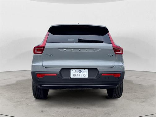 2026 Volvo XC40 B5 Plus