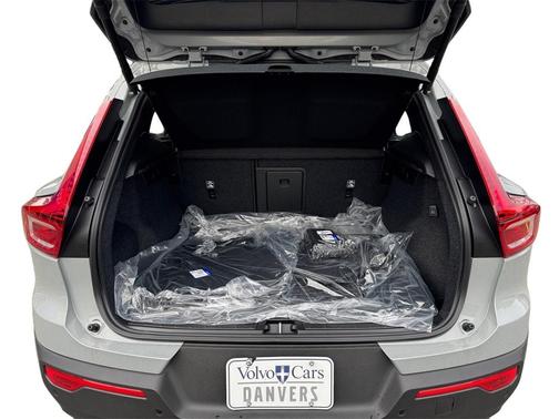 2026 Volvo XC40 B5 Plus