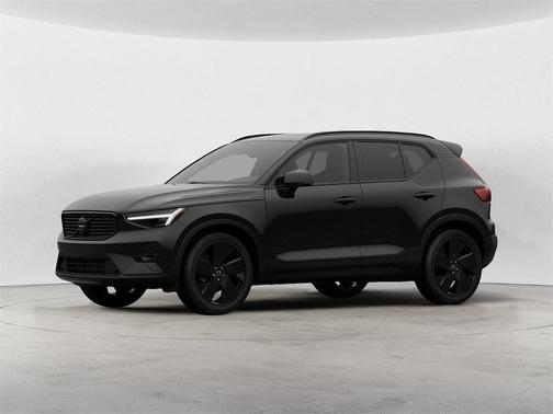 2026 Volvo XC40 B5 Ultra Black Edition