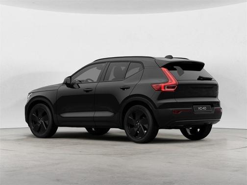2026 Volvo XC40 B5 Ultra Black Edition