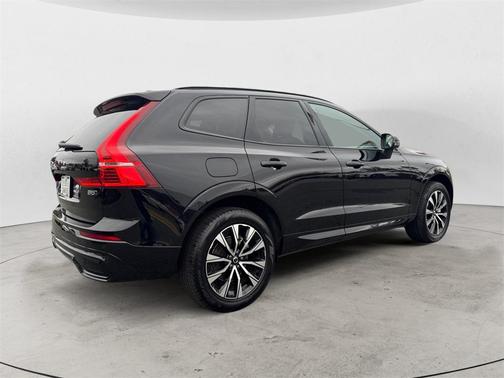 2025 Volvo XC60 B5 Core