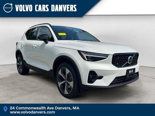 2026 Volvo XC40 B5 Plus