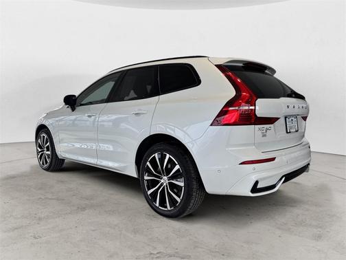 2025 Volvo XC60 B5 Plus