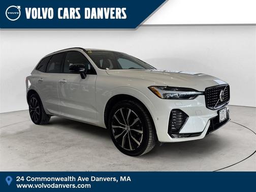 2025 Volvo XC60 B5 Plus