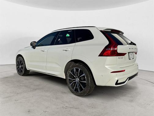 2025 Volvo XC60 B5 Plus