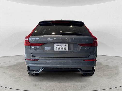 2023 Volvo XC60 B5 Plus Dark Theme