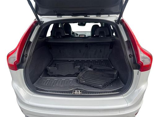 2017 Volvo XC60 T6 R-Design