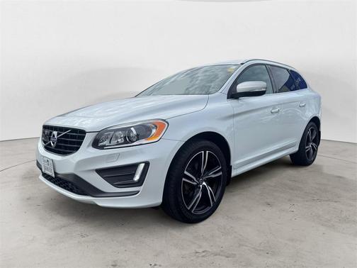 2017 Volvo XC60 T6 R-Design