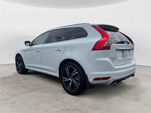2017 Volvo XC60 T6 R-Design