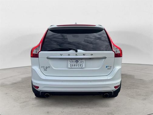 2017 Volvo XC60 T6 R-Design