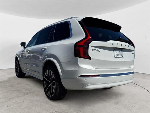 2025 Volvo XC90 B6 Plus 7-Seater