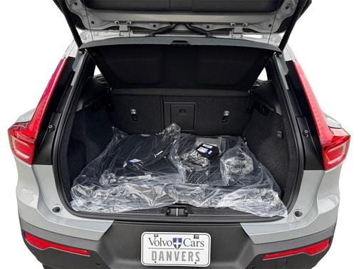 2026 Volvo XC40 B5 Plus